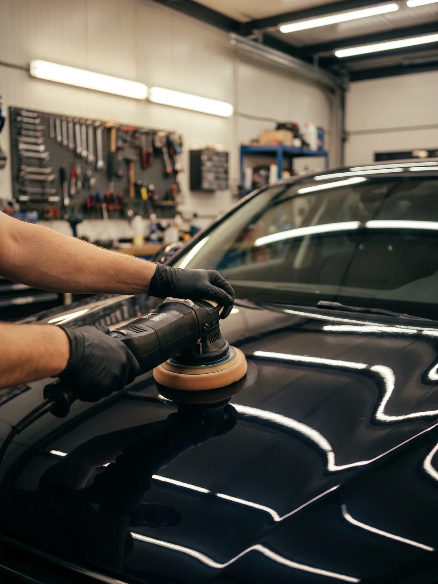 Detailing auto